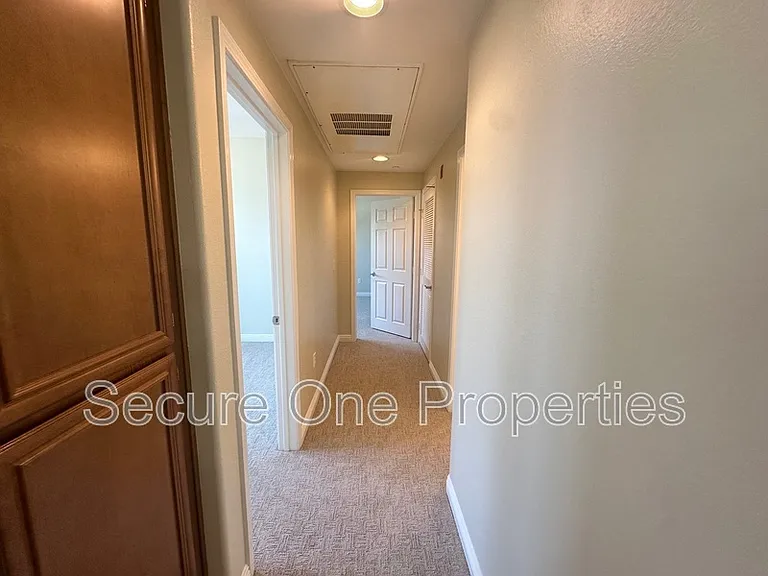 208 Riverdale Ct #715 — Photo 15