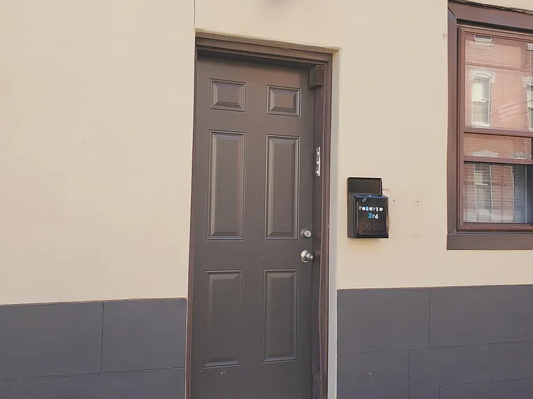2240 Cedar St #3 — Photo 14