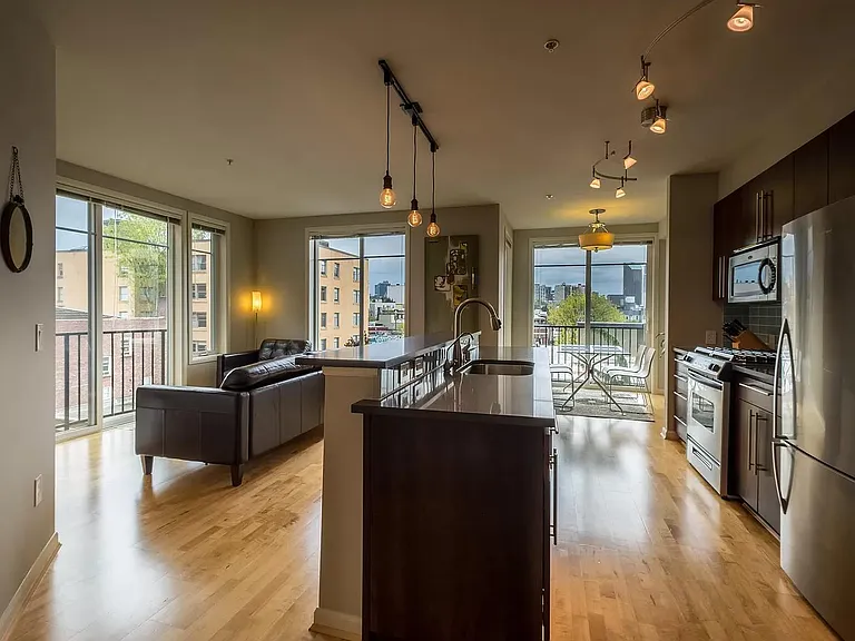 124 Bellevue Ave E #601 — Photo 5