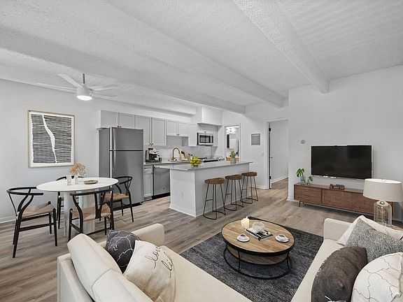 5th image of 815 E Ellsworth Ave APT 101