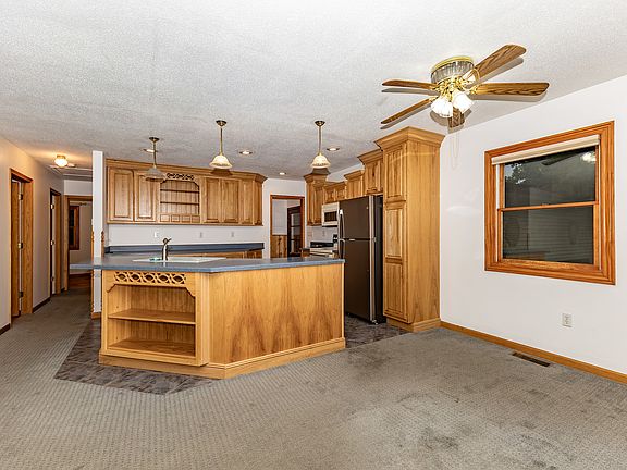 3rd image of 920 9th Ave