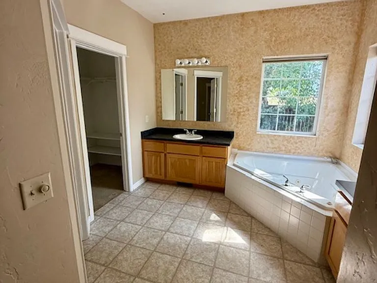 226 E River Rock Rd — Photo 23