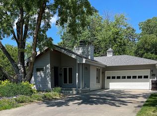 5910 Brookview Dr, Lincoln, NE 68506