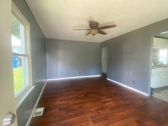 5th image of 203 W Fulliam Ave