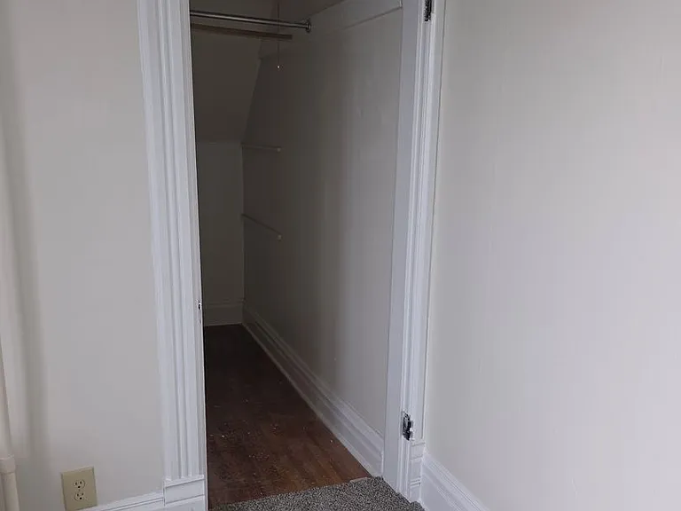 124 E Rose St — Photo 17