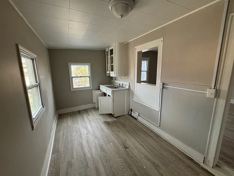14 E 6th Ave #5 — Photo 5