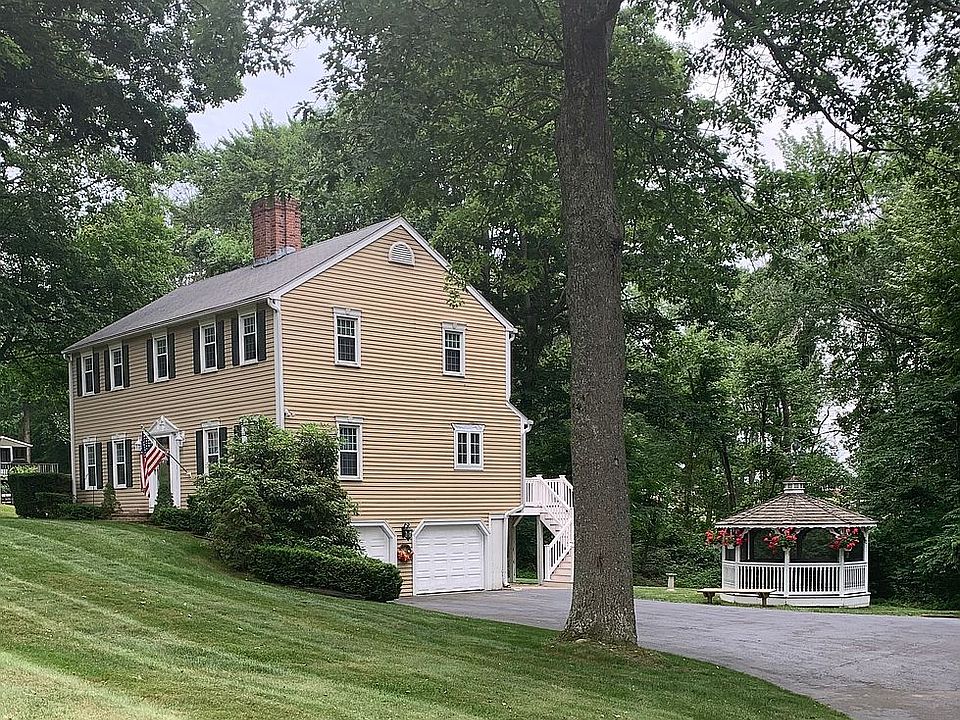19 Colonial Drive