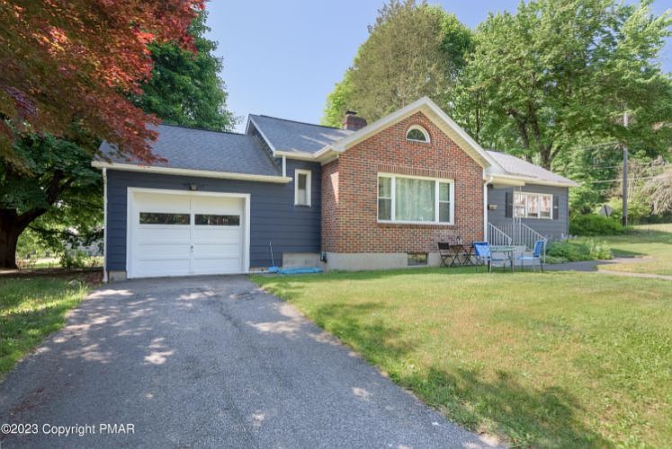 1st image of 999 Drake Ln