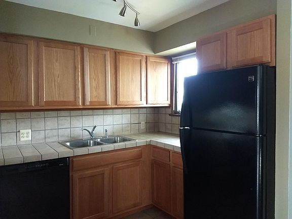 2nd image of 1455 Bryn Mawr St APT 4