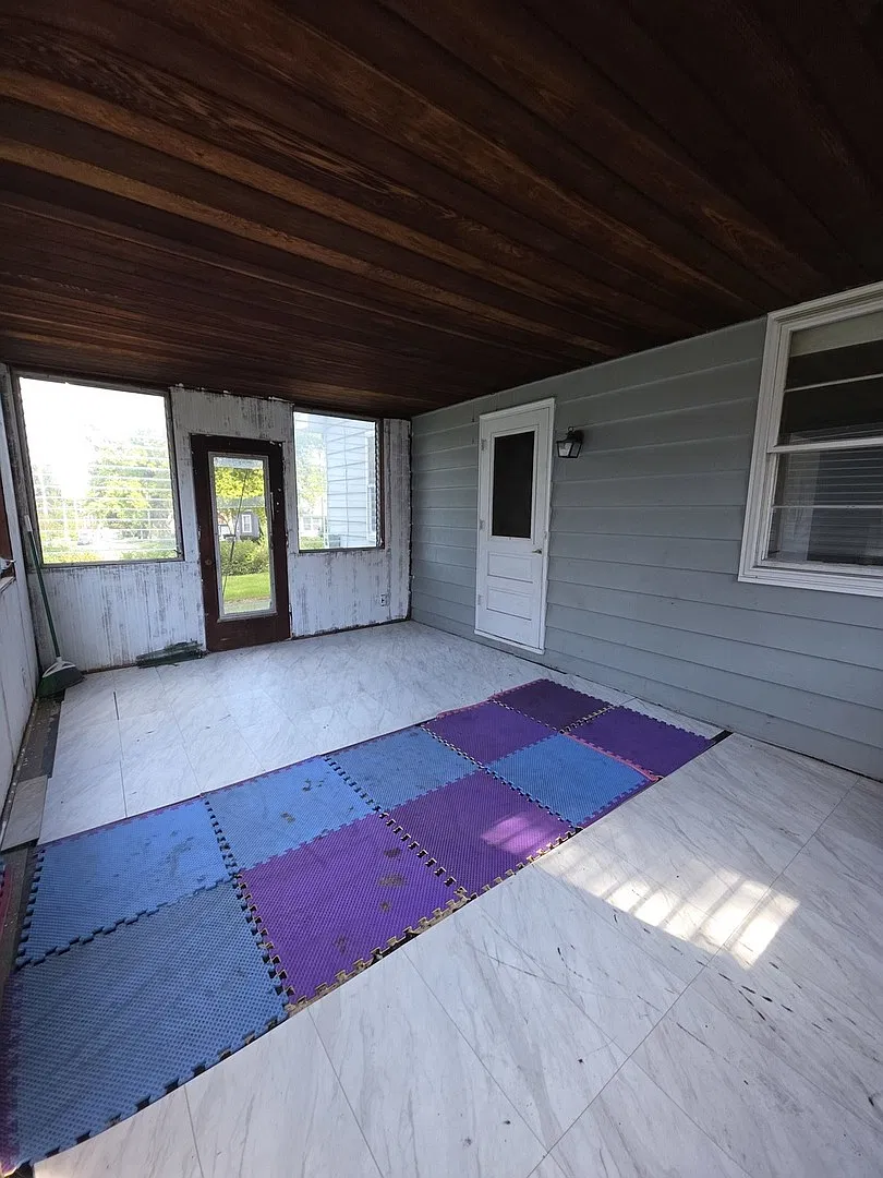 2 bed, 832 sqft, $1,950 — Photo 2