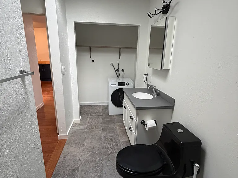 1608 Miner St #5 — Photo 8