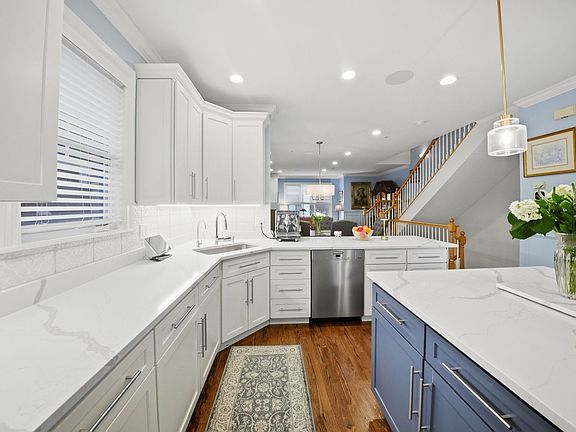 4th image of 413 S Kenilworth Ave APT 1