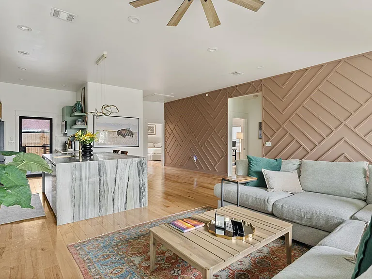 4327 Harby St — Photo 9