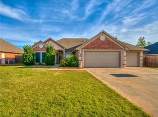 1425 W Agate Way, Mustang, OK 73064