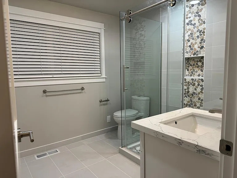 16209 Lake Hills Blvd — Photo 30