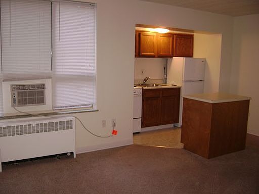 5th image of 518 E Town St APT 208