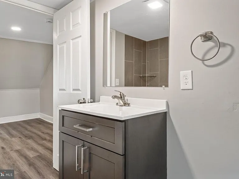249 North Mulberry Street — Photo 17