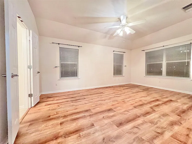 1103 Apollo Ln — Photo 18