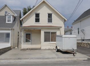 8 Gold St, Lowell, MA 01854