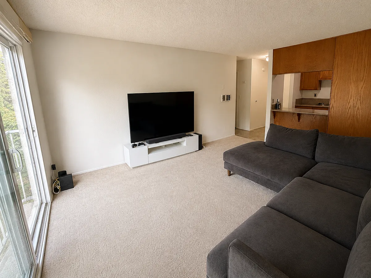 Building Photo - 1645 Emerald St #2D