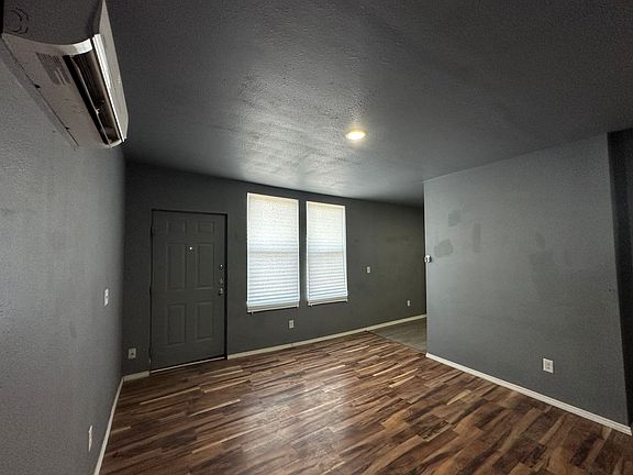 3rd image of 707 N Mirror St #D