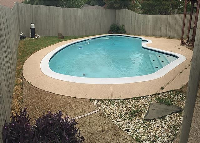 2nd image of 702 Rosedown Ln
