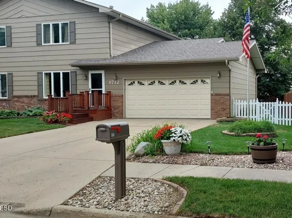 1712 2nd Ave SE, Watertown, SD 57201