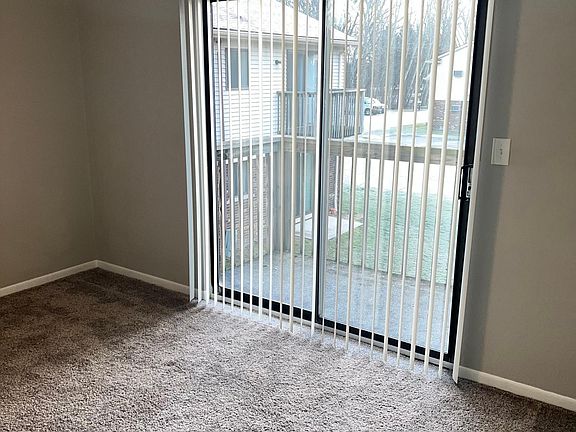 5th image of 5230 Pointe Dr APT C