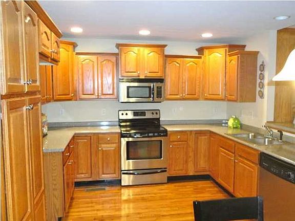 3rd image of 162 Condra Lakes Dr