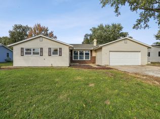 2216 Morningside Dr, Saint Joseph, IL 61873