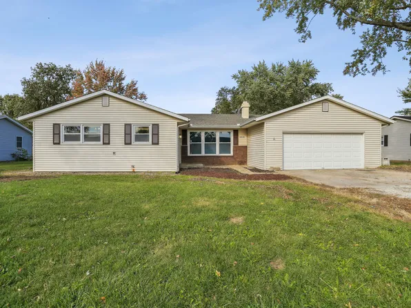 2216 Morningside Dr, Saint Joseph, IL 61873