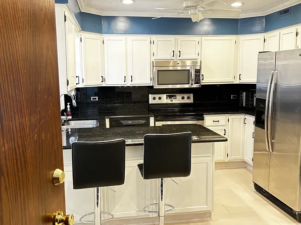 3456 N Harlem Ave APT 3E, Chicago, IL 60634