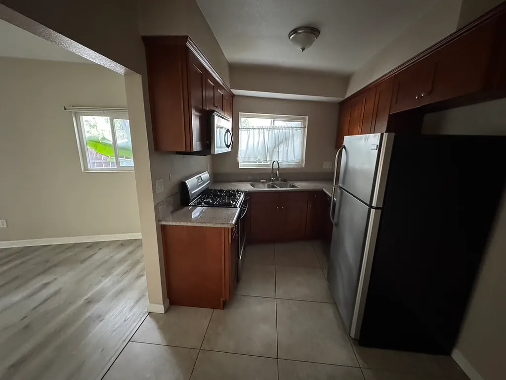 1 bed, 900 sqft, $2,195 — Photo 3