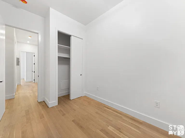 155 Monroe St #1 — Photo 16