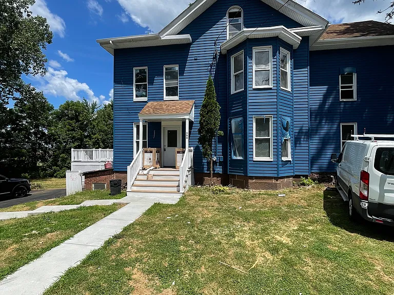 358 Pomeroy Ave #1 — Photo 1
