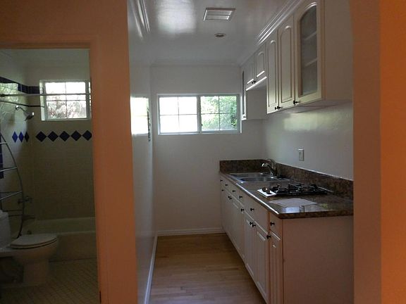 2nd image of 1837 Glendon Ave APT 6