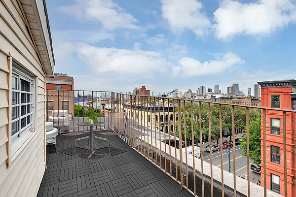 Rented by Compass | media 13