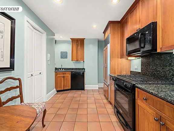 5th image of 4 E 95th St #2B