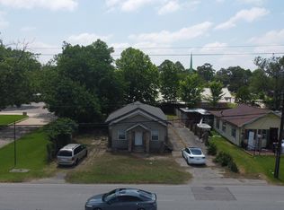 522 N Main St, Highlands, TX 77562