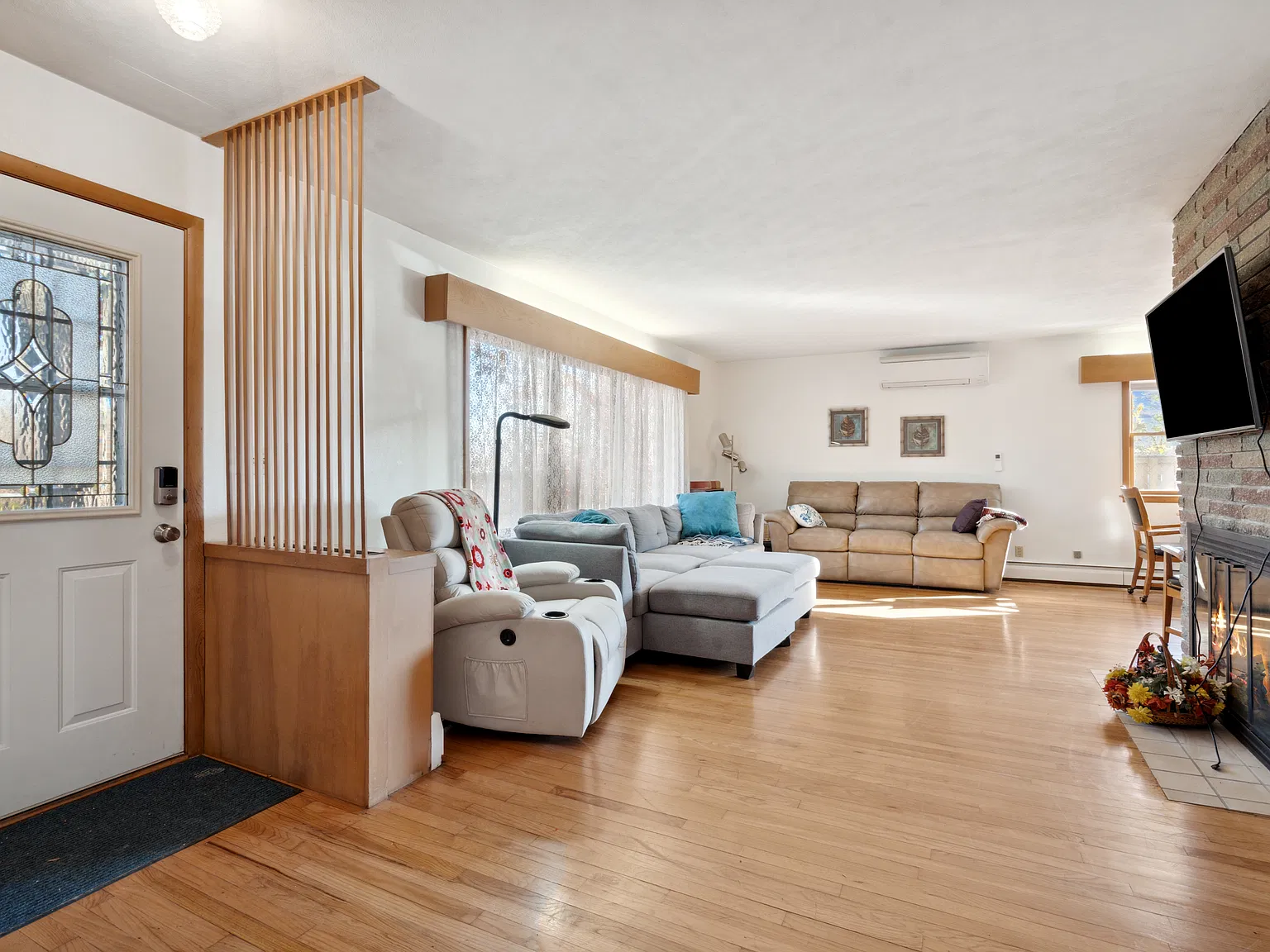 6 Oak Park Ct — Photo 3