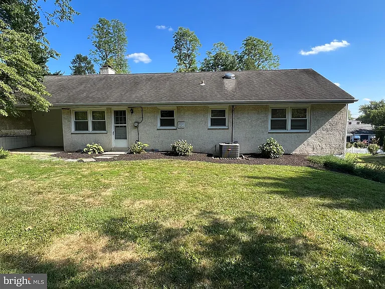 319 Meetinghouse Ln — Photo 37