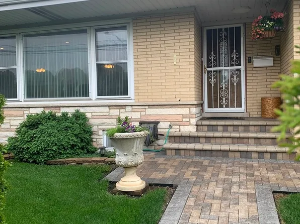 8500 W Winona St, Chicago, IL 60656