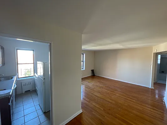 Rented by Queens Apartments Realty LLC | media 6