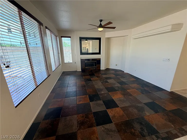 925 Lexington Cross Dr — Photo 19