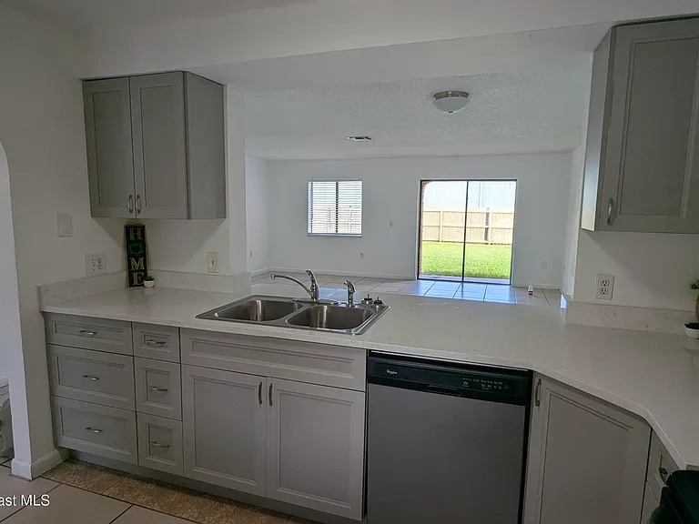174 San Juan Cir — Photo 8