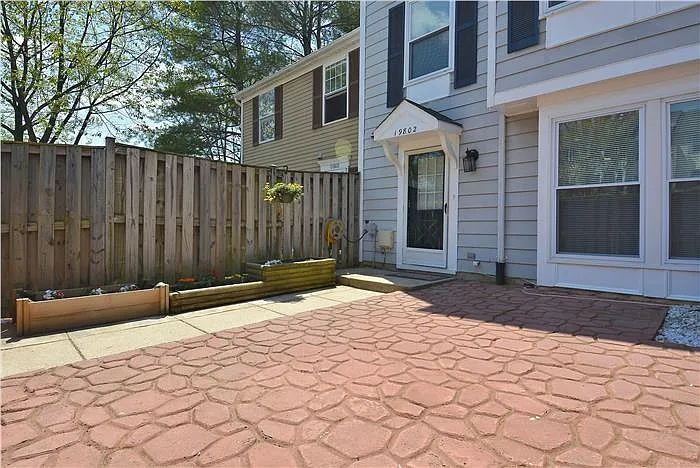 3 bed, 2.5 bath, 1604 sqft, $2,450 — Photo 1