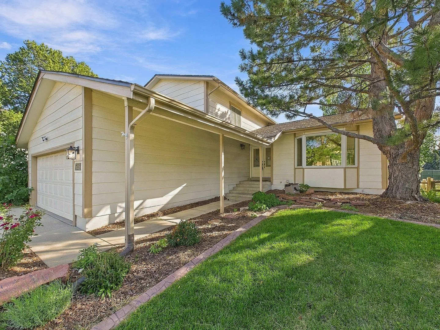 6213 S Galena Way — Photo 1