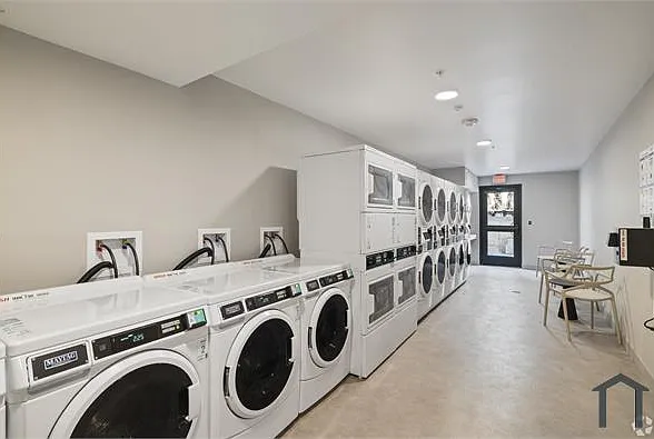 600 Roble Ave #411 — Photo 3