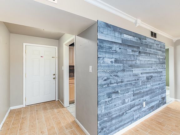 5th image of 1530 Thomas St