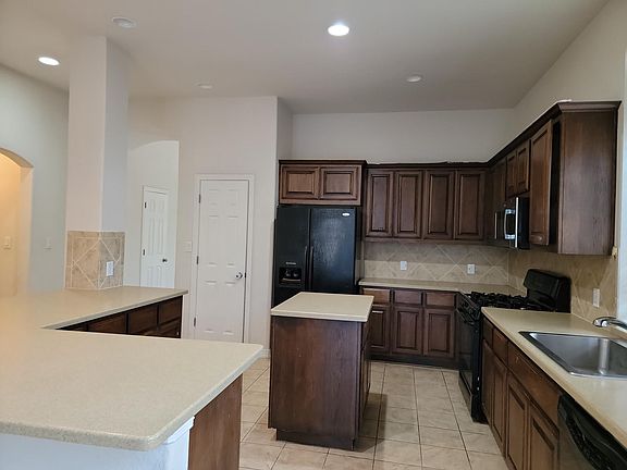 5th image of 4223 Fairmeadow Dr